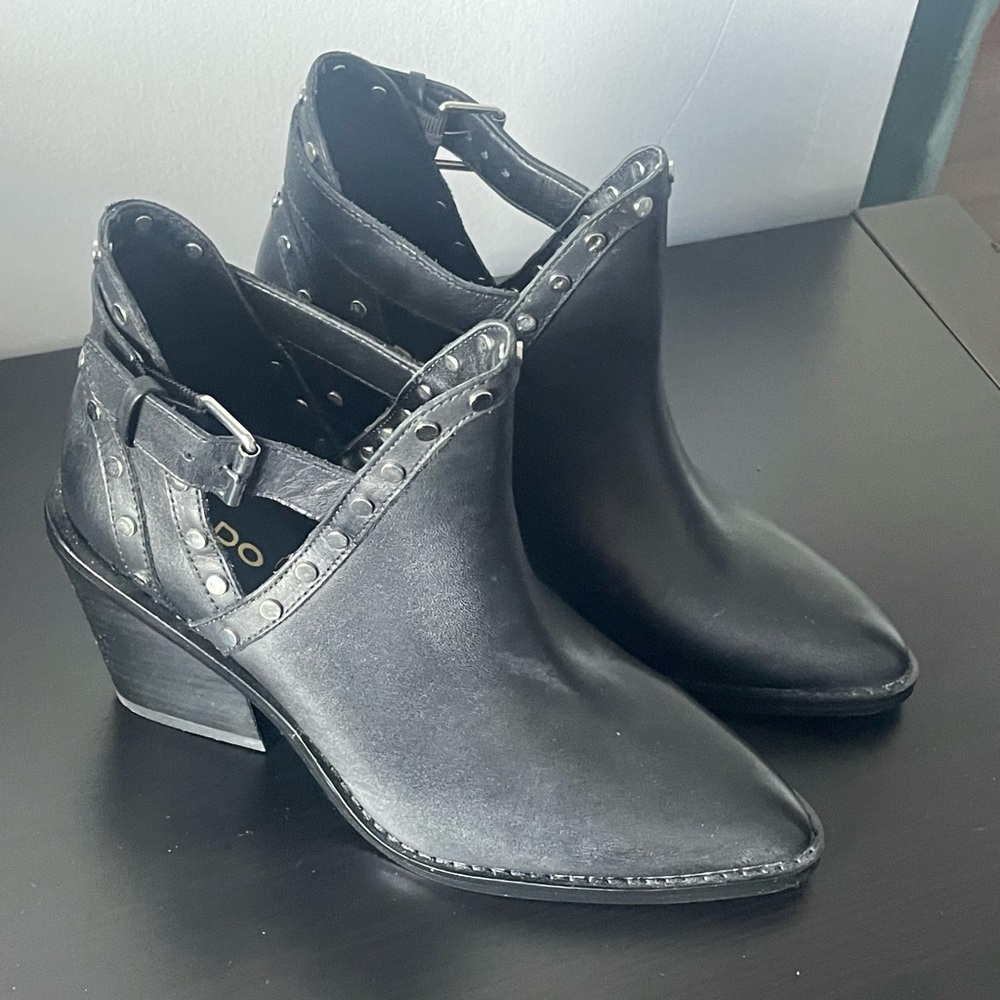 Aldo black leather booties